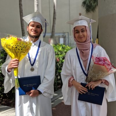 00100dPORTRAIT_00100_BURST20190530111136572_COVER-810x1080